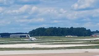 Video shows jet make emergency landing at Akron-Canton Airport