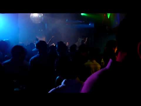 Wippenberg - Chakalaka (Unknown Mashup) (Sander van Doorn @ Pacha 20090918)