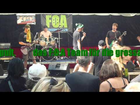 Vollkommen Egal - Bewirf mich mit Fleisch