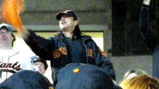 Steve Perry &amp; 43,000 Friends NEVER &#39;Stop Believing&#39; in the GIANTS - NLCS Gm 5