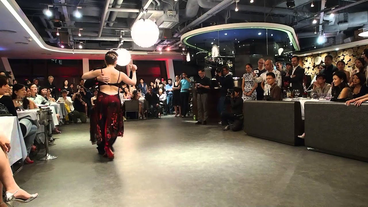 2013 Apr Fernando Sanchez y Ariadna Naveira @ HK, Grand Milonga 1/4