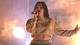 Download lagu Alan Walker - Darkside (feat. Torine) (Live Performance) mp3 Download lagu Alan Walker - Darkside (feat. Torine) (Live Performance) mp3