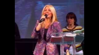 Auditorio: "Quiero tener una estima fuerte" por Alejandra Stamateas