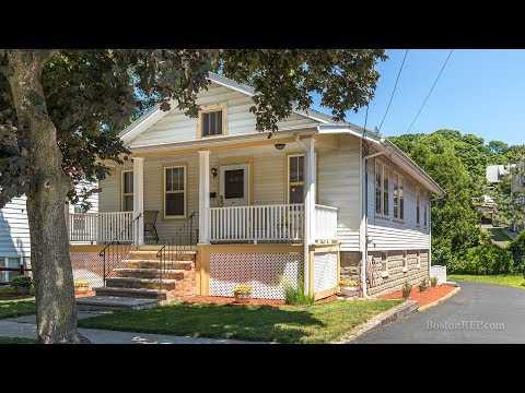 179 Derby Rd, Melrose MA - Lisa Howitt - Tel 617-957-0521