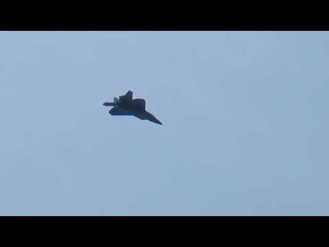 AWESOME F-22 Howl! - YouTube