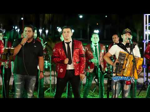 La Decima Banda Ft. Los Nuevos Ilegales - Rafael Car0 Quinter0 (En Vivo 2018)