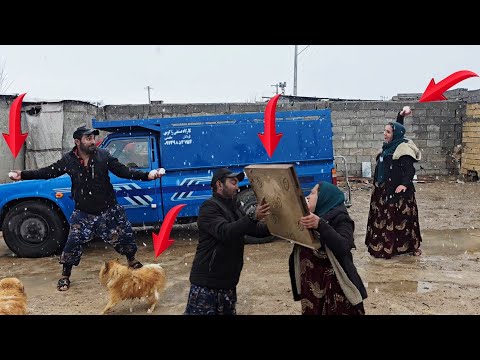 Tense Moments: When Snow Play Turns into a Crisis