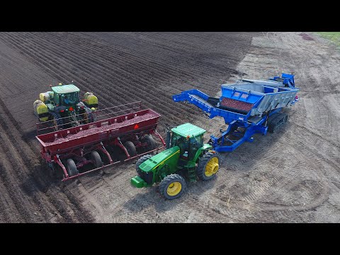 Planting potatoes with the Crop Shuttle