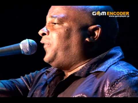 Waldo Mendoza "Vivir sin ti" en Vivo