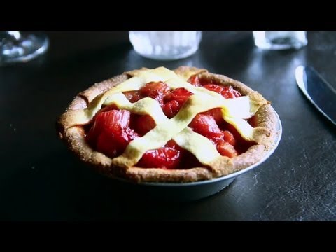 How to Make Strawberry Pie : Southern Cooking