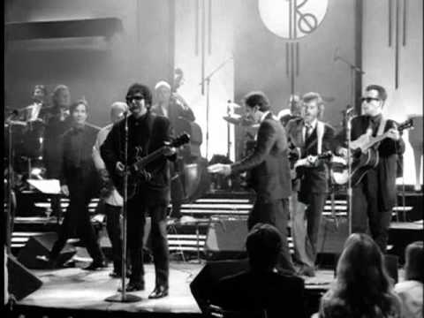 Roy Orbison - Oh, Pretty Woman (from Black & White Night) Video