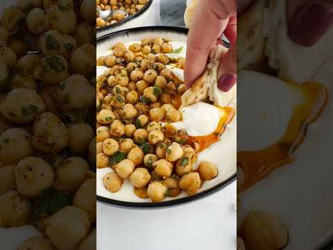 You need to try these Marinated Chickpeas with Whipped Feta #feta #chickpeas #appetizer #easyrecipe