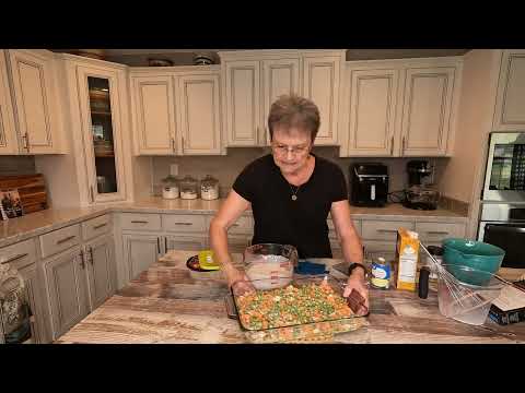 Making the viral chicken cobbler recipe | Dump dinner idea | Easy recipe using a rotisserie chicken