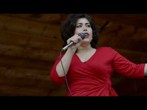 Señorita Sin - Little Bit (Official Music Video)