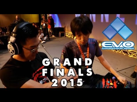 EVO 2015 - Grand Finals - GamerBee vs Momochi - USFIV