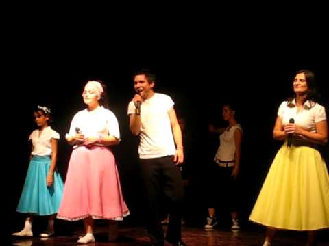 BARCENA DE LA ABADÍA INTERNACIONAL - EL RUISEÑOR DEL CÚA AL MAS PURO ESTILO TRAVOLTA