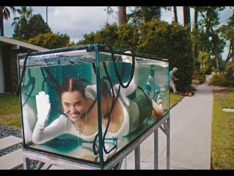 JENNIFER LAWRENCE - CARLY GIBERT