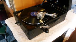 Papa Loves Mambo -- Johnnie Ray on HMV 102