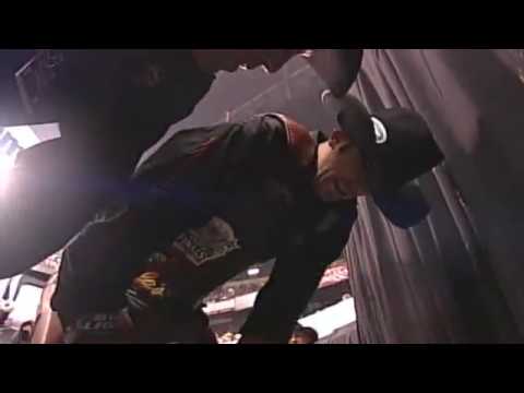 PBR 2005: Jake McIntyre Gets On With Broken Leg