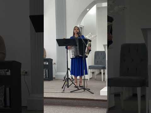 Larisa Lungu( cantare cu acordeonul) - Oare cand te vei trezi❓️❓️