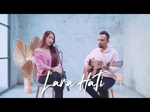 LARA HATI - LA LUNA ( Ipank Yuniar ft. Haeln Putri Cover & Lirik )