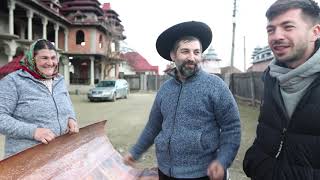 VIDEO: Vloggerul Mircea Bravo, în vizită la un meșteșugar căldărar din Brateiu 1 video