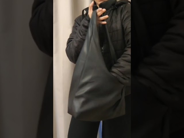 Vídeo relacionado con VINBAGGE Bolso a Cuero tracolla PU para Mujeres Messenger Hobo Bolsa Tote Gran Capacidad para Trabajo Compras Fiesta Viajes