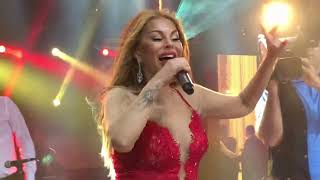 Aygün Kazımova toyda belə oxuyur!