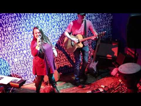 Dana Houdková a Skupina - Dana Houdková, Korpuletní