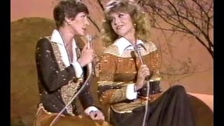 Jane Fonda sings and does sketches with Helen Reddy