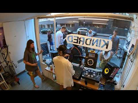 MIXTRESS 9.8.22 // KINDRED RADIO