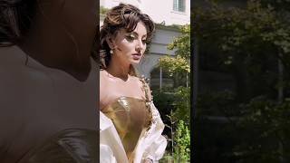 Download lagu Uff!.. Urvashi Rautela Looking like Kate Winslet 💯😍 on Cannes|The Unseen Shorts #theunseenshorts mp3