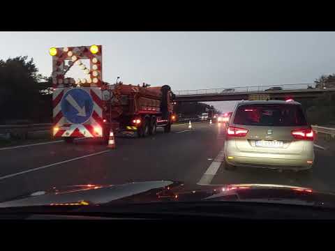 Nehoda na D2 a upchatá diaľnica na vyše dvoch hodín 17.10.2022