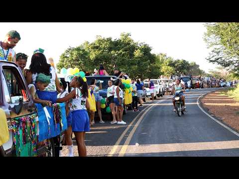 Tradicional Corso de Várzea Grande atrai uma multidão de foliões