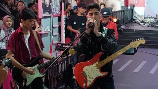 Download lagu Al Ghazali - Kurayu Bidadari , live at Sing to Shine Festival , Lippo mall kemang 27 mei 2023 mp3