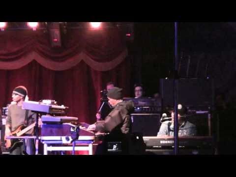 (HD) Soulive w/ Ivan Neville + Alecia Chakour - Will It Go Round in Circles - Brooklyn Bowl - 3.8.10
