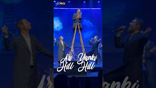 אבא על הסולם!! ארי ויענקי היל על הבמה עם אבא Ari & Yanki Hill & Father singing Abba Sheli Yesh Sulam