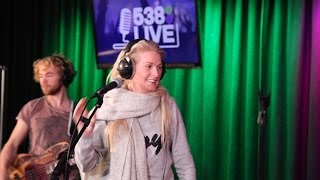 Miss Montreal - Being Alone At Christmas | Live bij Evers Staat Op