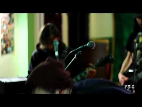 Live @ Jooniors - S04E12 - Mercy Ties - 03 - Under The Gold Rimmed Sky (Live)