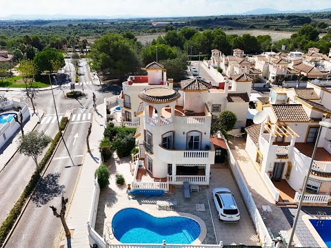 Detached Villa for sale in Pinar de Campoverde