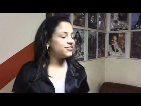 Elyssa Gomes fala sobre a gravação de seu primeiro CD