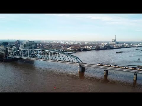 Waanzinnige dronebeelden tonen Nijmegen Oud-West