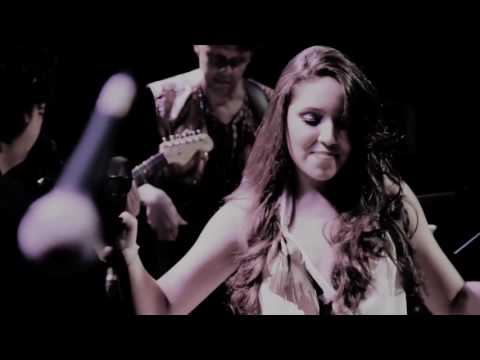 Luiza Britto e Cinho Damatta   Tempo de Amar   Teatro Jorge Amado