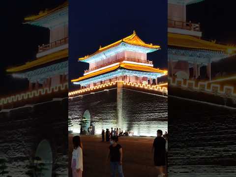 Muralha da cidade de Zhengding, Beipian, cidade de Shijiazhuang, Yu Mei Li na noite de Yu. Vista noturna do castelo + dança Oma Hiroba, arranjo sutil e harmonioso. #Shijiajang #Castelo de Zhengding #Distrito de Zhengding #Dança Hangba #Visão Noturna #Hebei #China