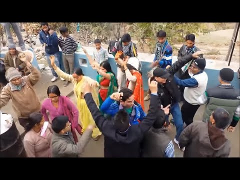 गढ़वाली बैंड की जोरदार जबरदस्त ताल | Latest Garhwali Band Baja Dance 2020 | Garhwali Marriage Dance | Video