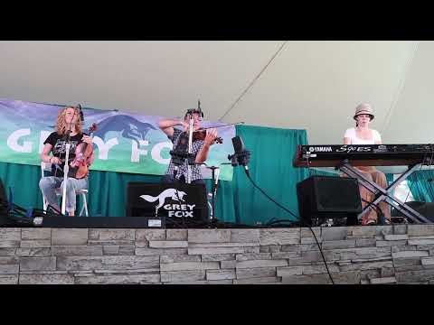 Natalie MacMaster, Donnell Leahy, & Mary Francis "The Chase"