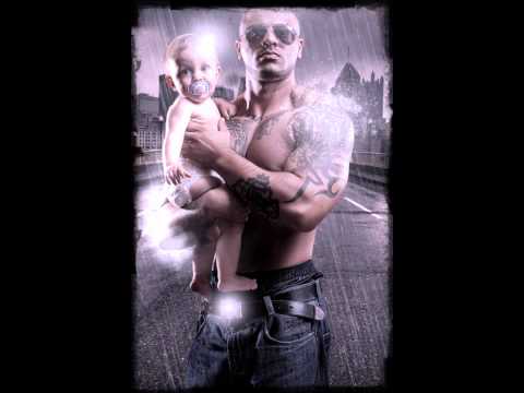 Massiv feat. Saad, Bushido, Chakuza, Fler, Kollegah, G-Hot, Azad, Kool Savas - Danke Deutschland