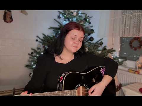 Trei sferturi în cer // Mădălina Amon