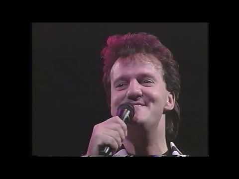 Home Where I Belong - Gaither Vocal Band (Praise Gathering '93)