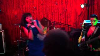 Go Betty Go - Crumbling Down Live @ Eleven - 1-12-2013